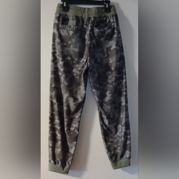 Green Camoflauge Boys Pants Size 10 - Picture 2 of 3